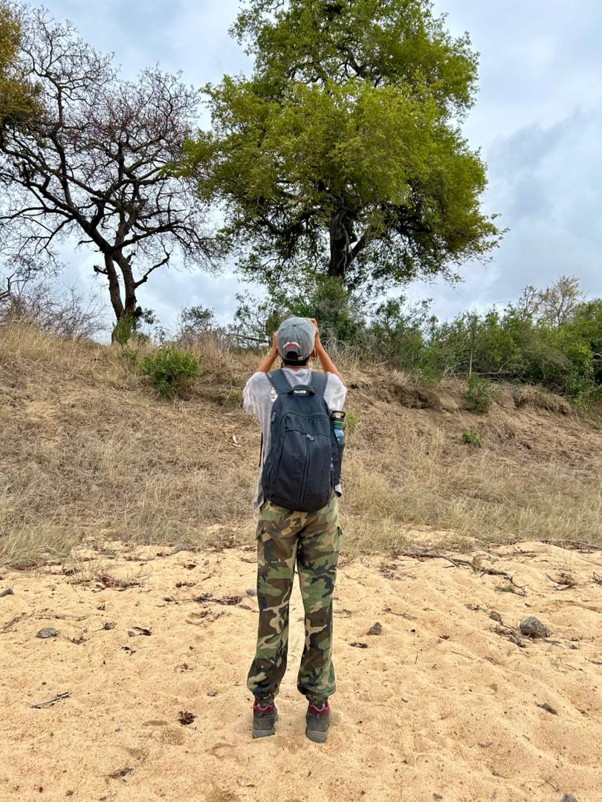 Nkazimulo Lima inspecting a vulture nest