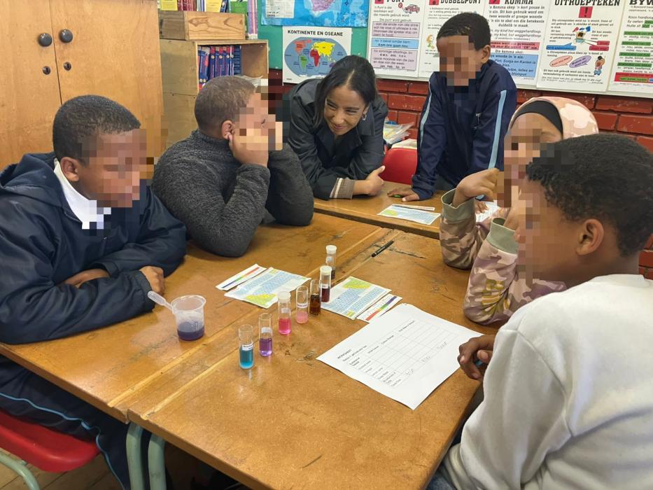 Dietrich Moravian Primary School visit by UCT Chemists