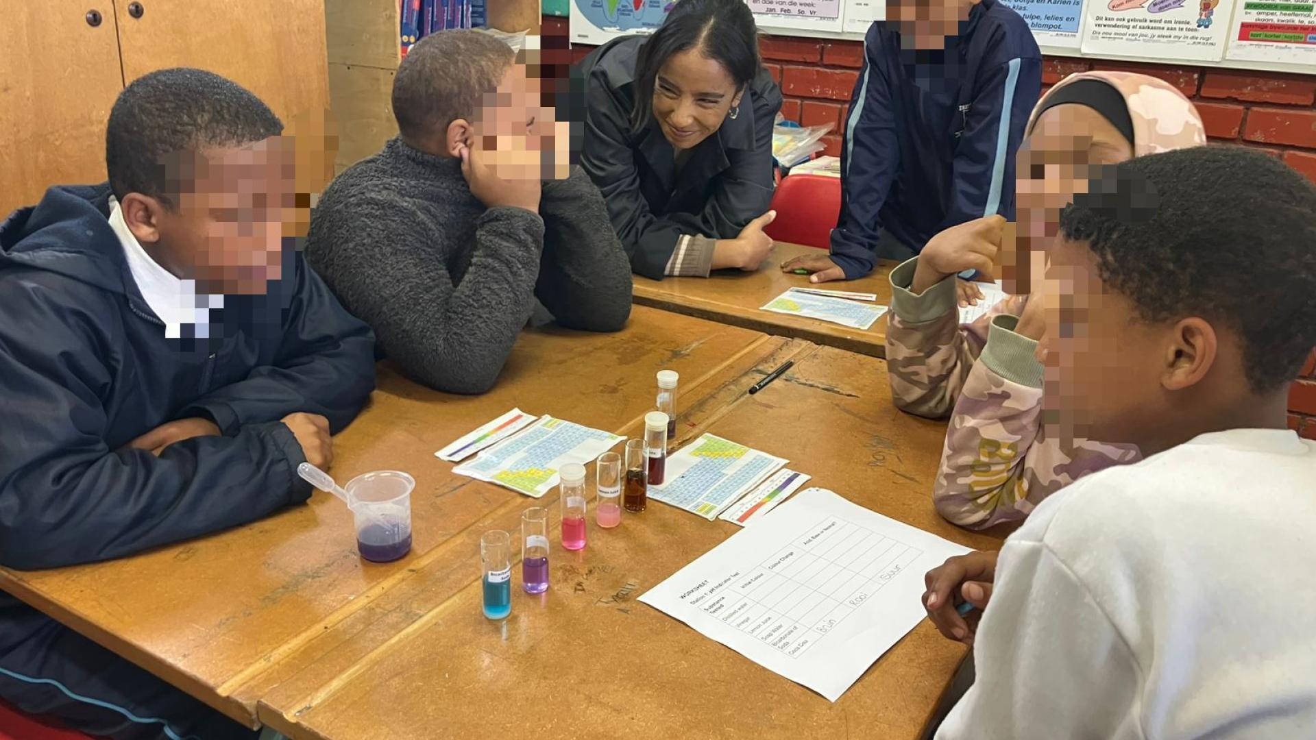 Dietrich Moravian Primary School visit by UCT Chemists
