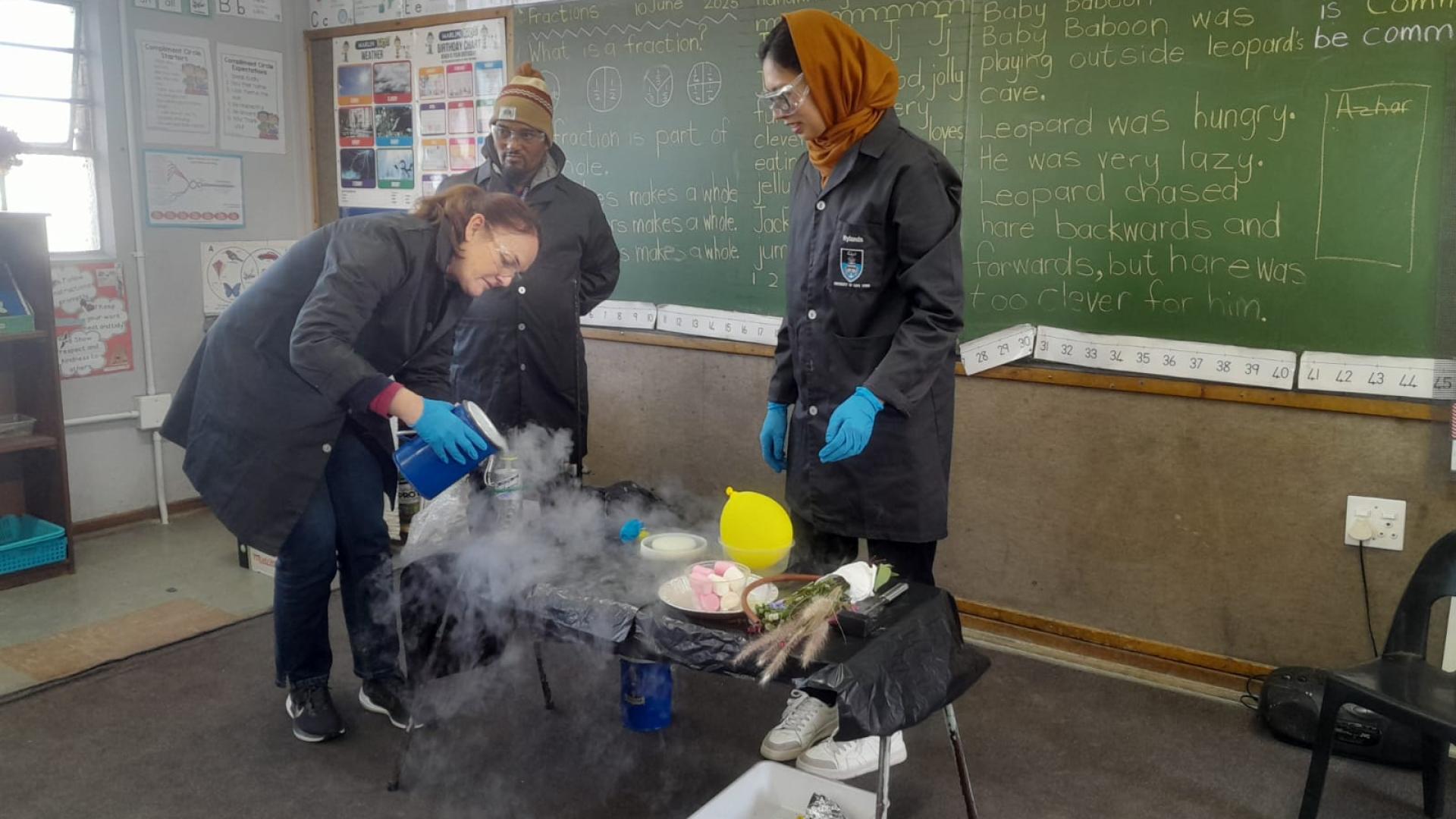 Eastville Primay School visit by UCT Chemistry