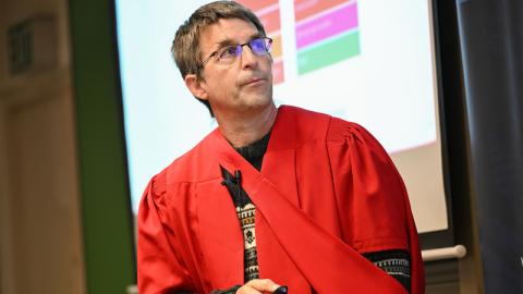 Professor Res Altwegg