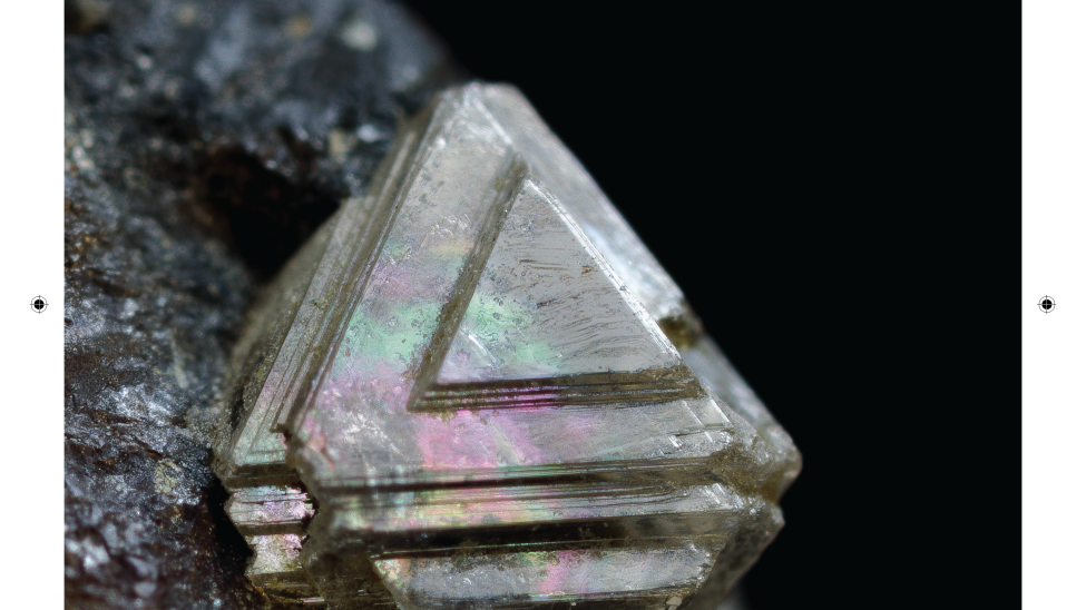 Step-faced dodecahedral diamond