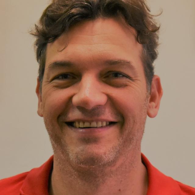 Assoc Prof. Robert Thomson