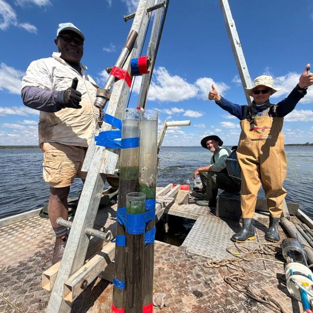 Short cores retrieval on platform