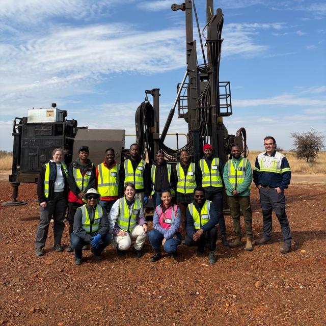 Group_photo_Anglo_exploration