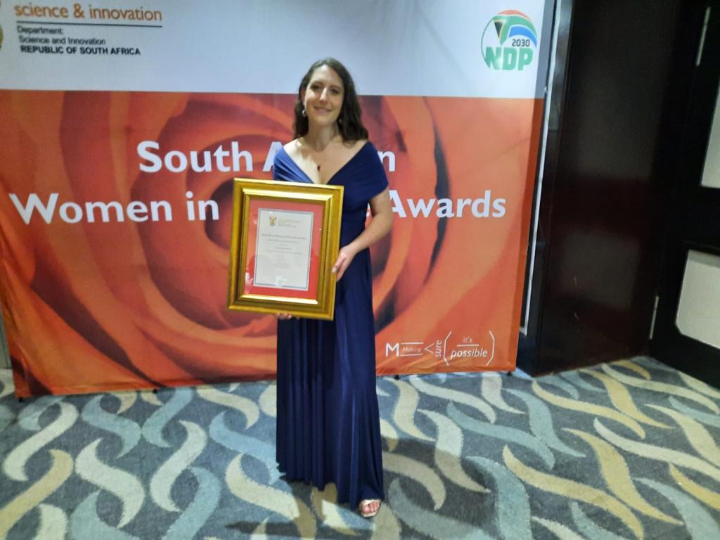 Nicole Richardson wins award